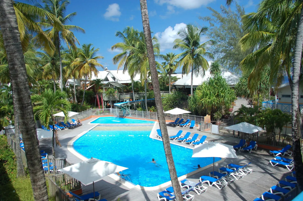 Studio dans Résidence Hotelière aux 3ilets Pointe du bout Résidence la Marina Carayou