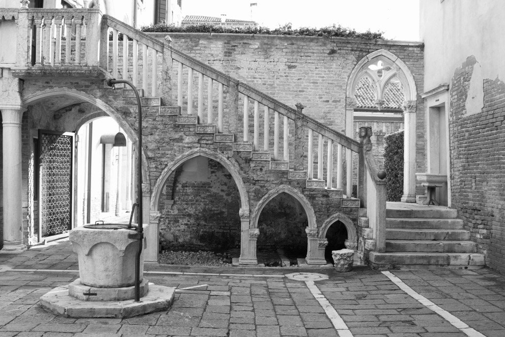 Palazzo Contarini Della Porta Di Ferro