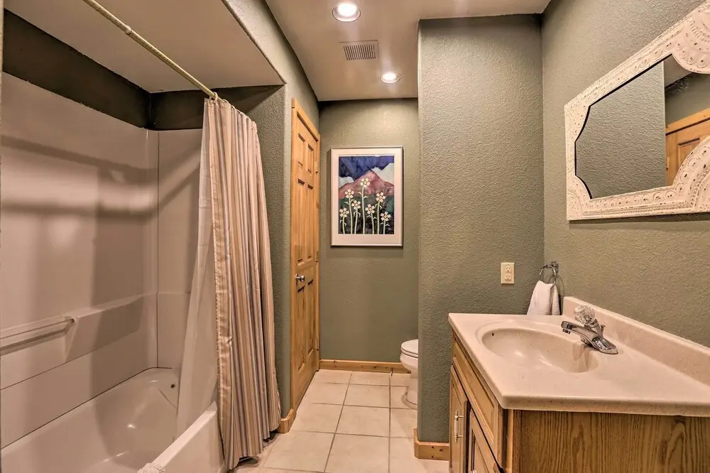2 Mi to Granby Ranch: Granby Home w/ Hot Tub