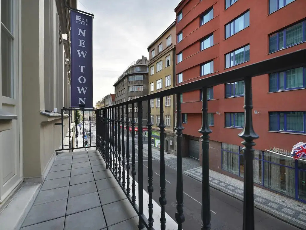 EA Hotel New Town
