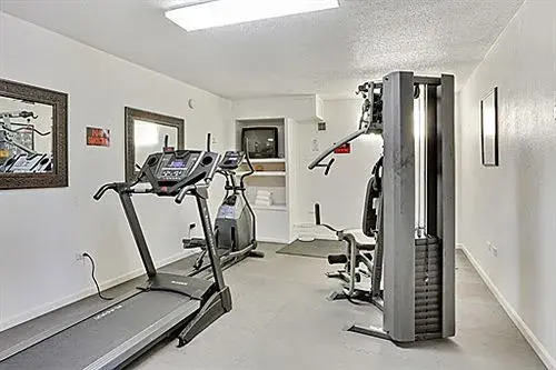 Carmel Inn & Suites