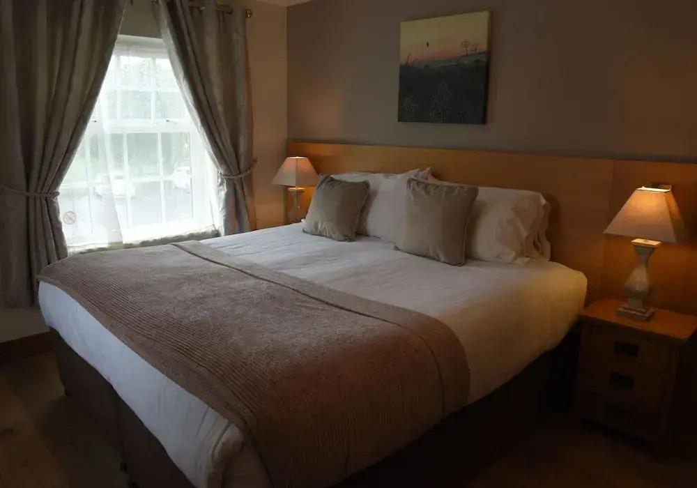 Crossways Inn