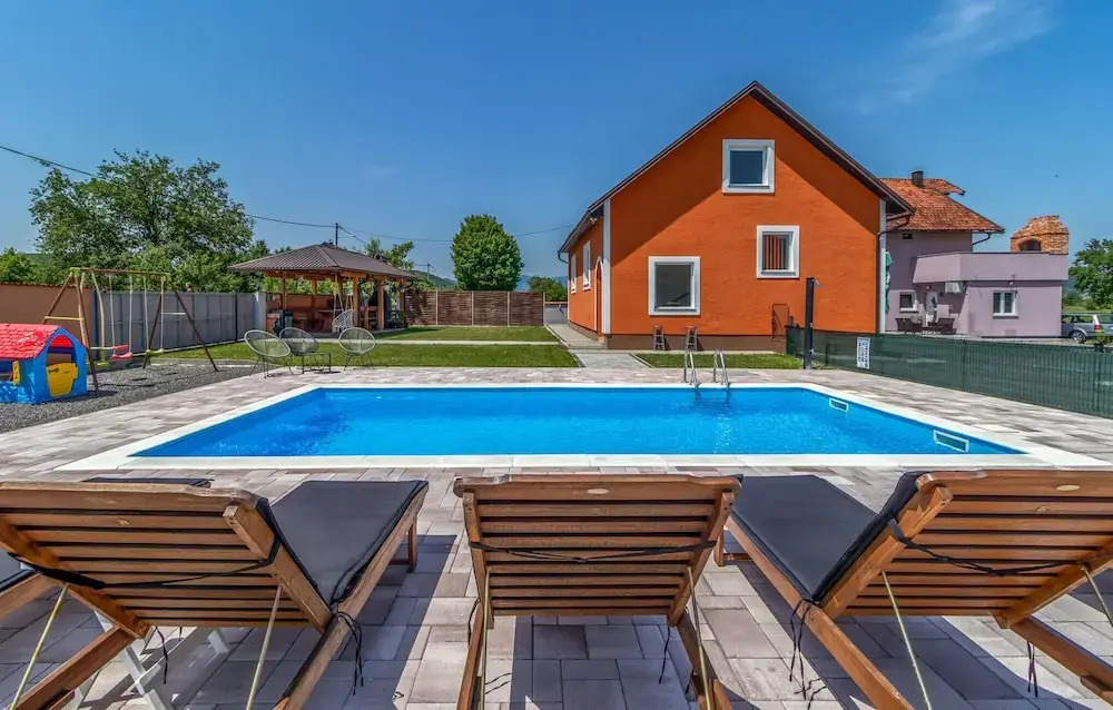 Beautiful Home In Otocac