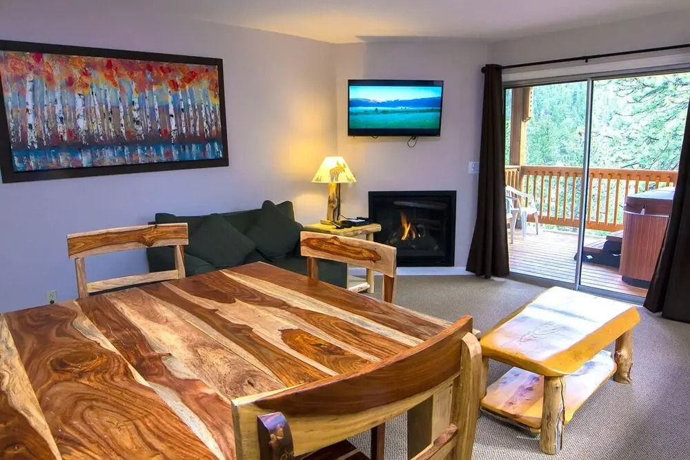 Fawn Valley Inn: 303