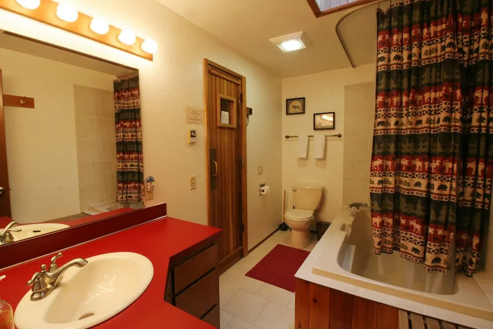 Snowline Cabin 23 - Great Cabin With hot Tub, Game Room, Wifi and Sauna