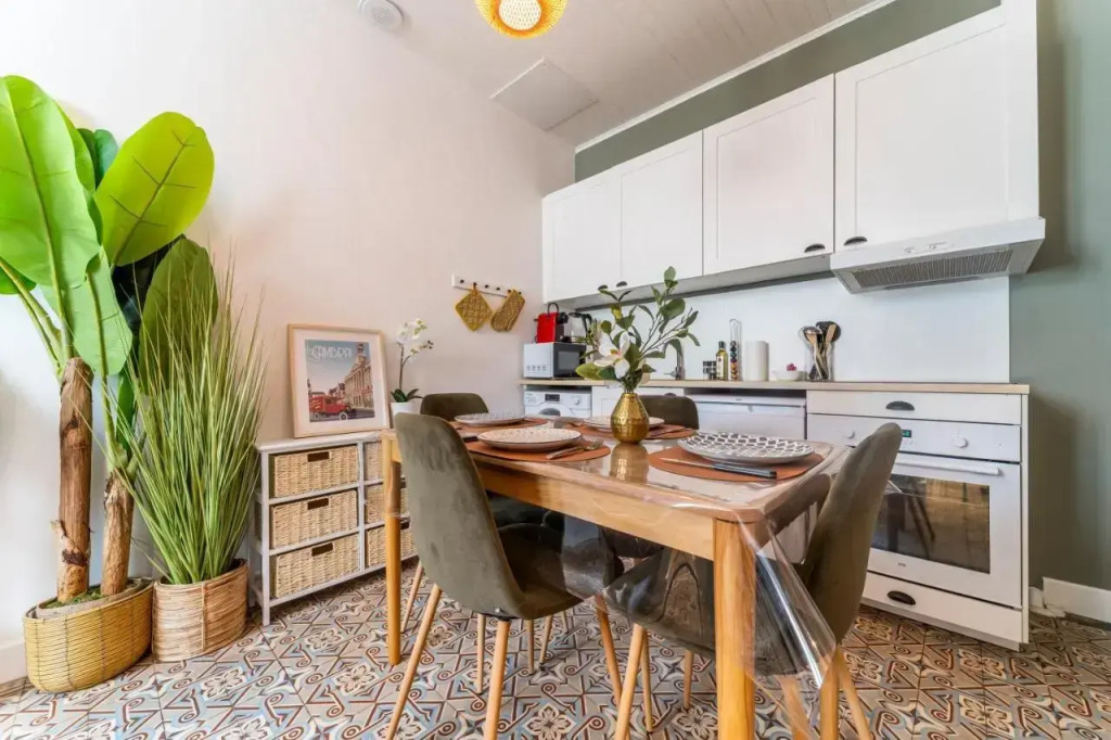 *Maison Bel-Étage-Netflix-Wifi-Coeur de ville*
