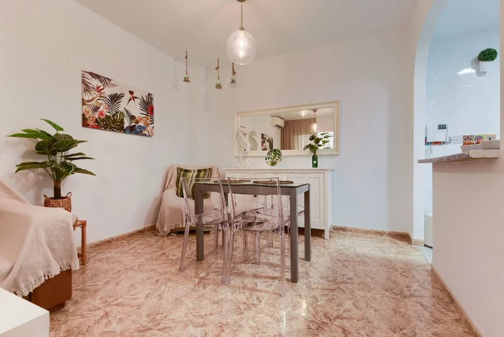 Holidays2Malaga Train Station Area Apartments