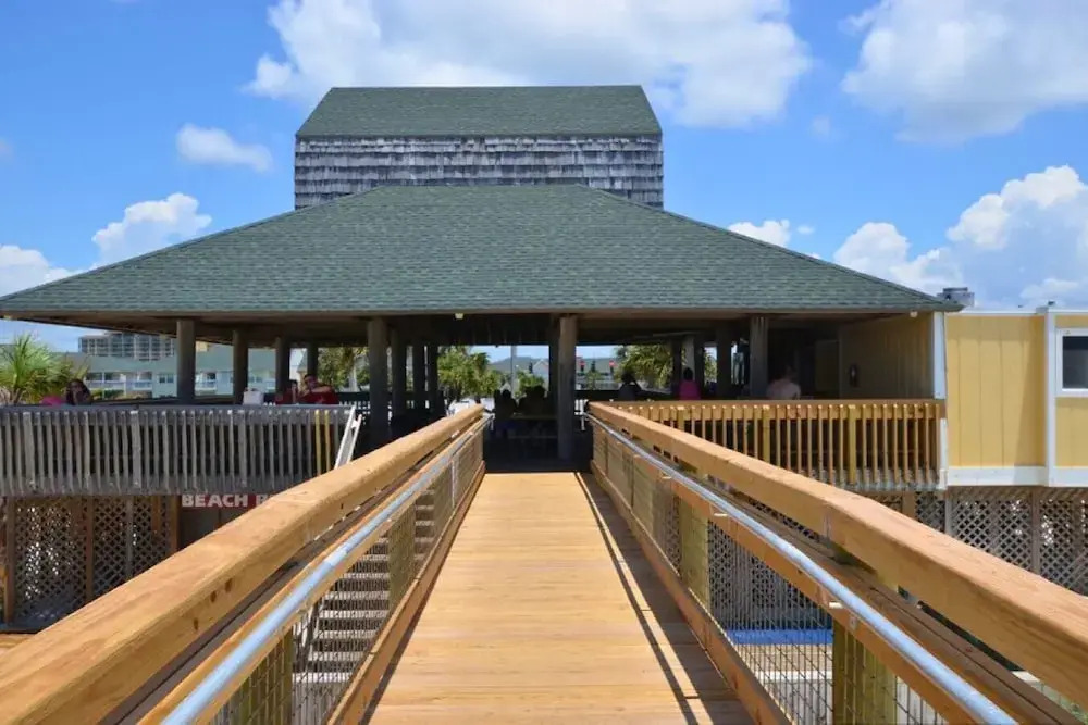 Hoosier Holiday 1 Bedroom Condo by RedAwning