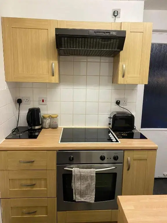 3 bed stylish house Whole house