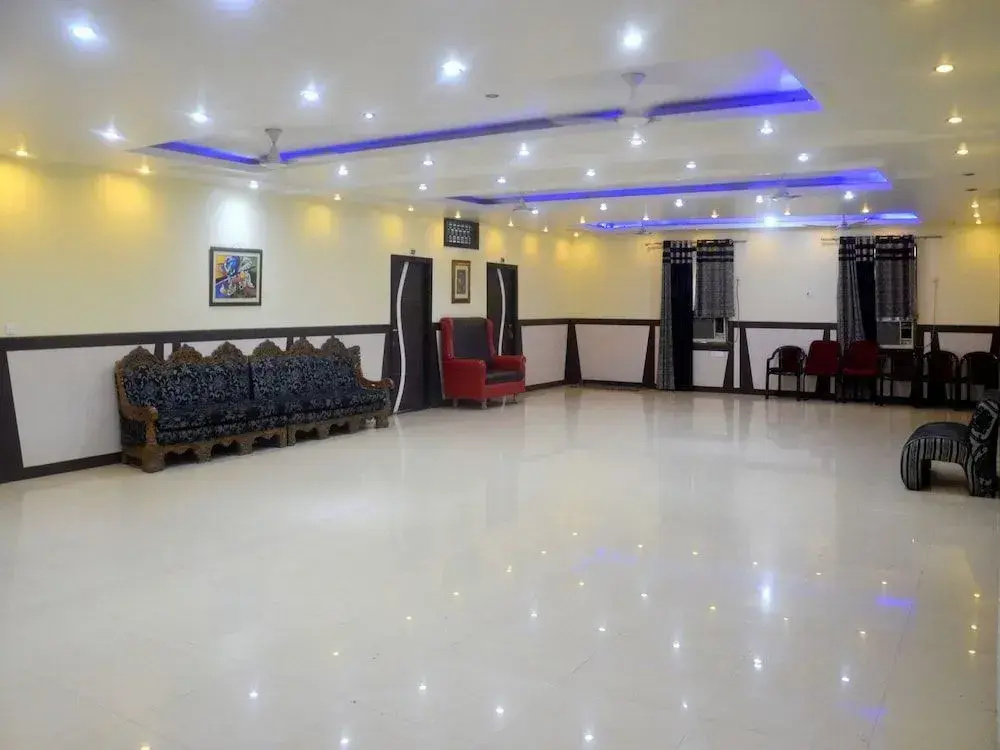 OYO 5655 Hotel Ganges