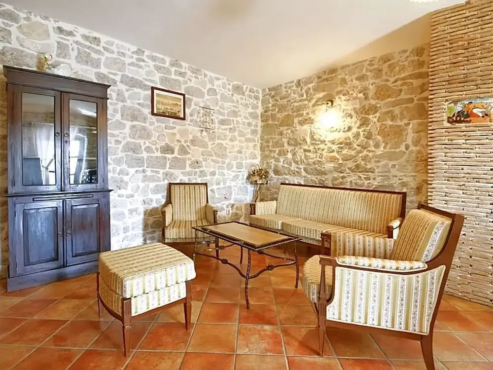 Spacious Villa With Private Pool and Enclosed Garden Near Porec and Beach