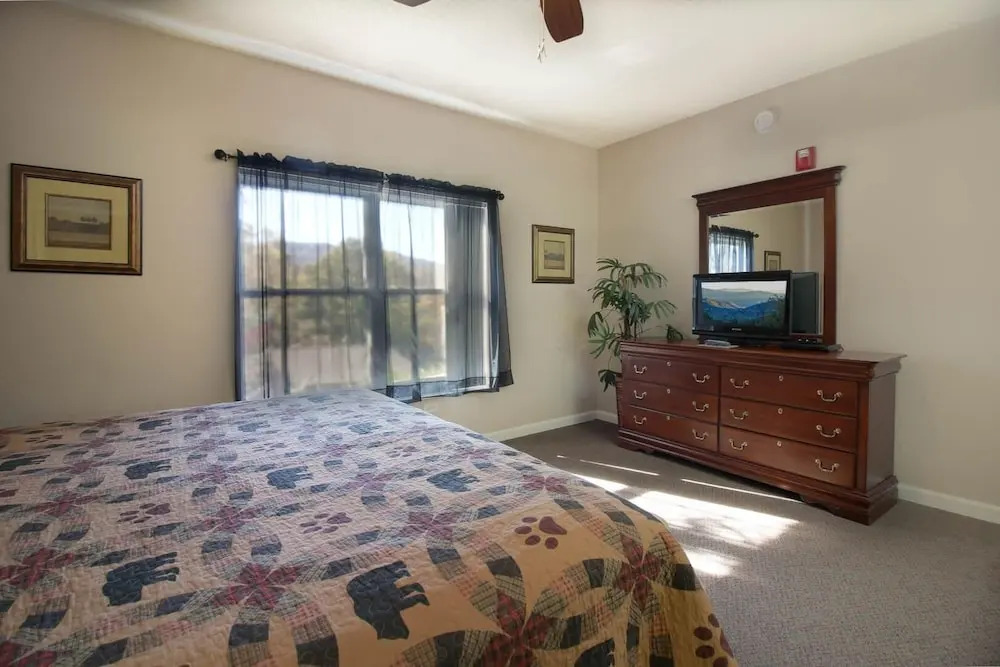 Whispering Pines 513