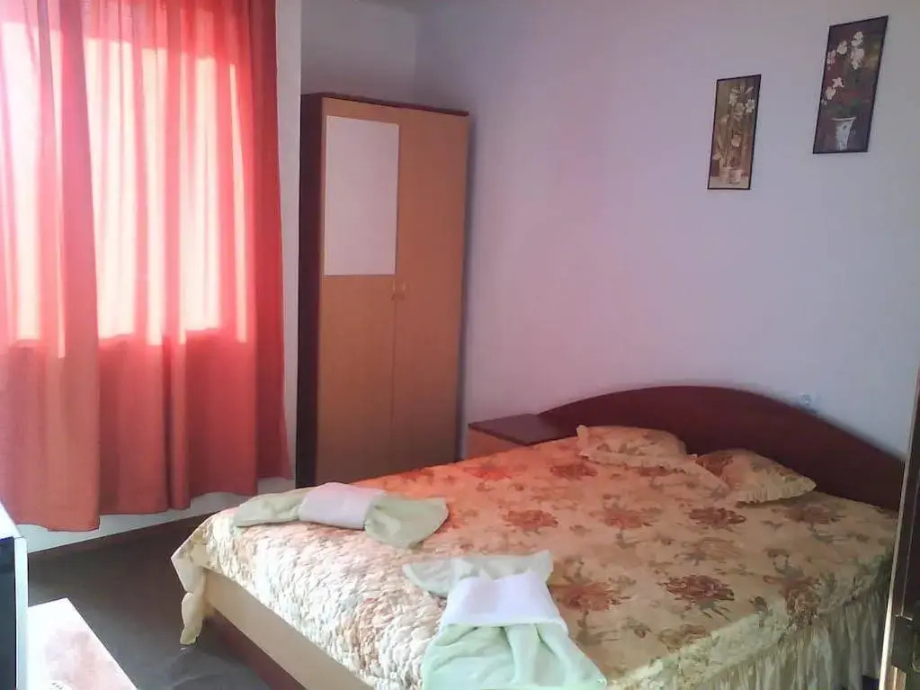 Ivet Guest House