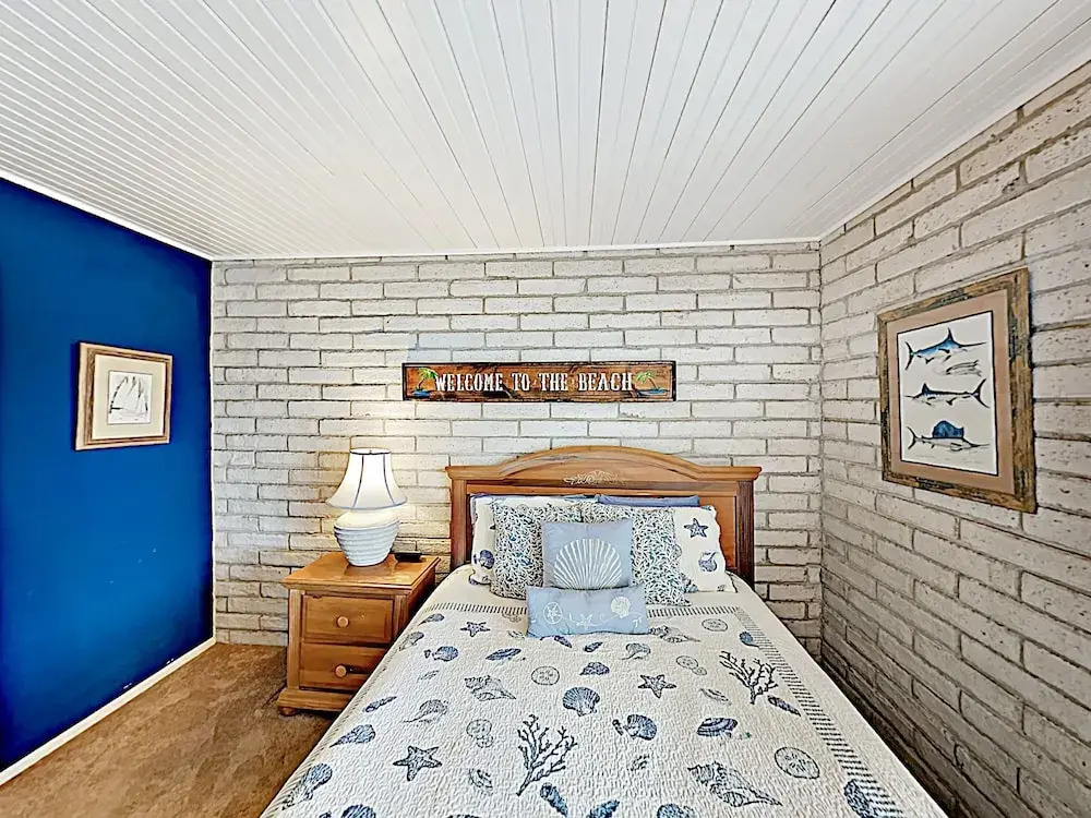 New Listing! Coastal-chic - Pool & Balconies 3 Bedroom Condo