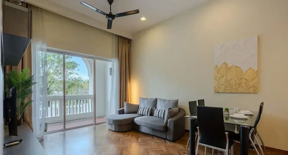 Straits Quay Waterside Suite Penang