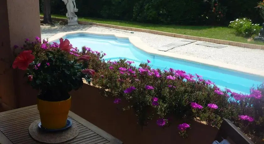 Les Roselières