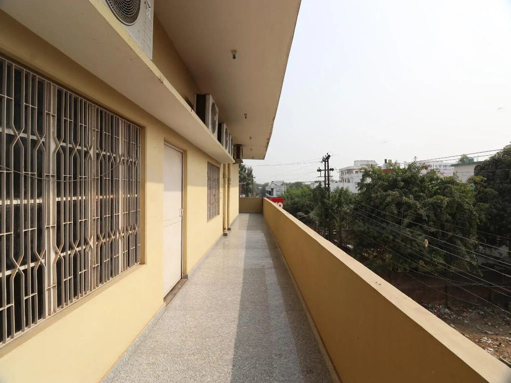 Hotel Hkj Sanskriti By OYO Rooms