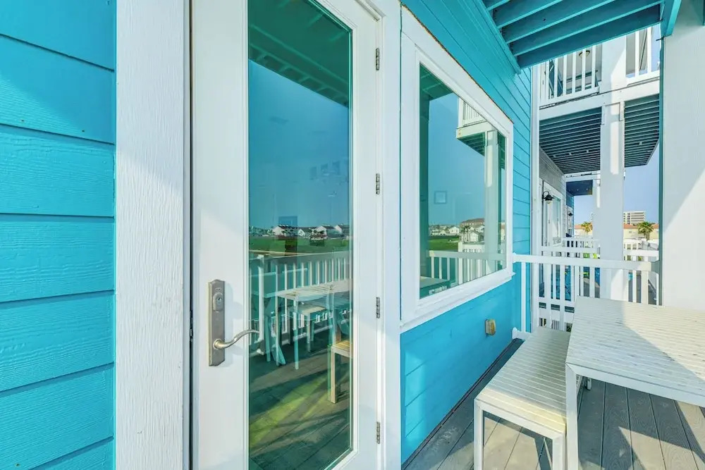Walk to Beaches: Padre Island Escape w/ Dock