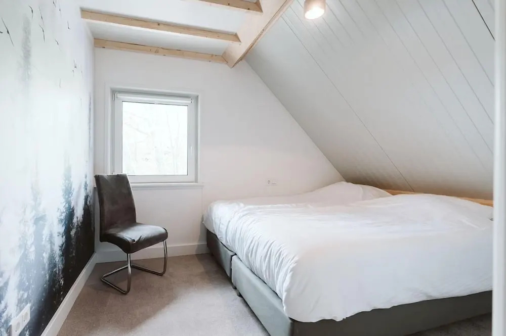 Large, Elegantly Furnished Holiday Home With Lots of Privacy on a Family Park