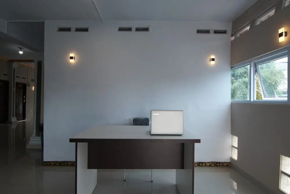 Hotel O White House SyariahNearOYO 93457 White House Syariah