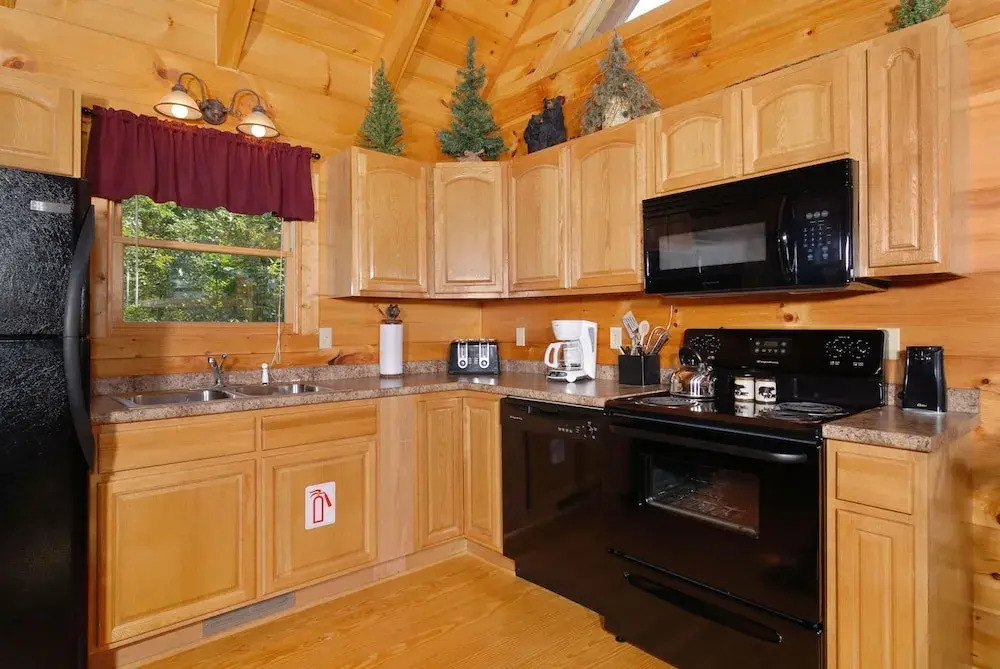 Mountain Lake Hideaway by Heritage Cabin Rentals
