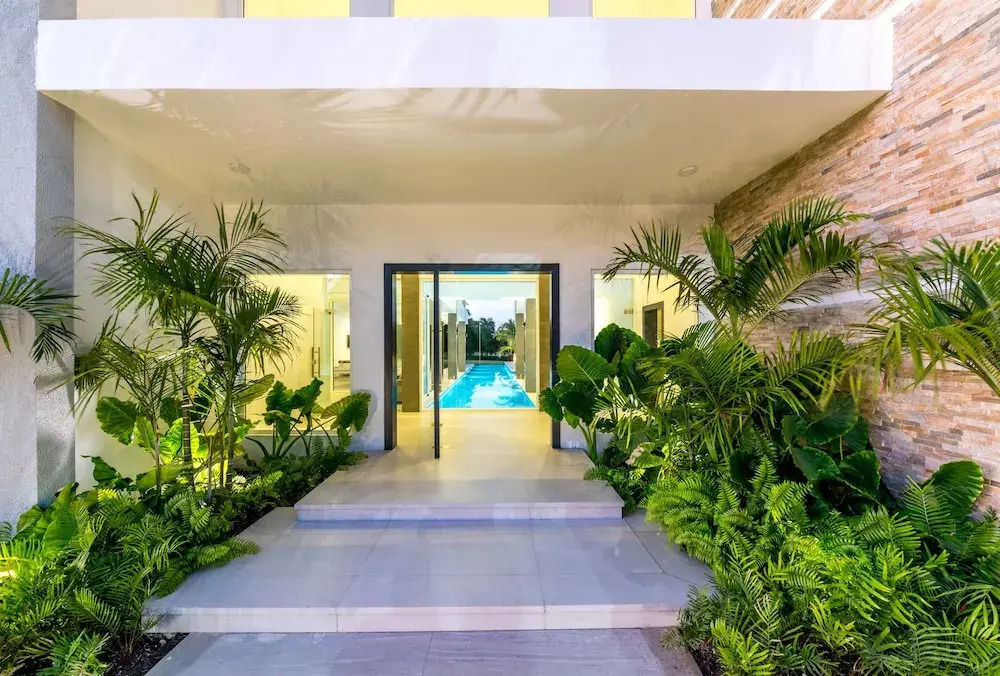 Ultra Modern Villa with Chef & Maid