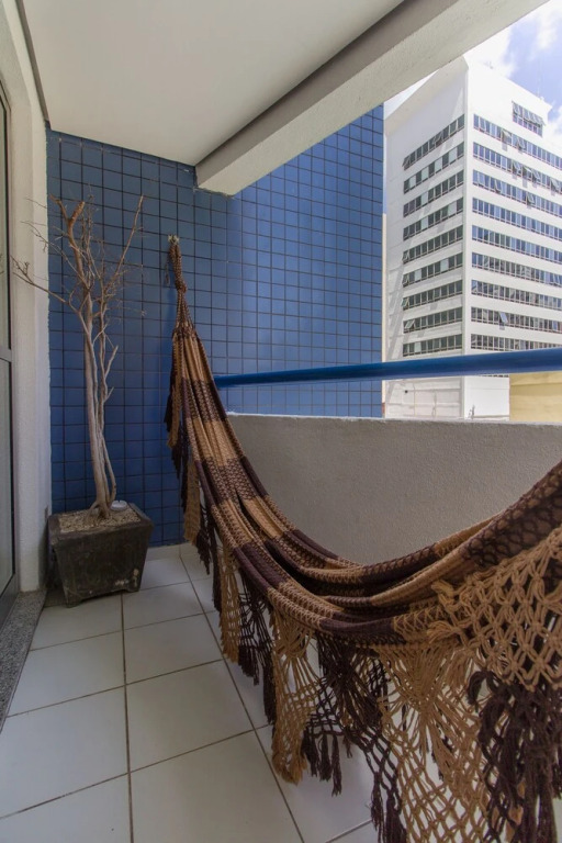 Apartamento na Rua Frei Caneca 750