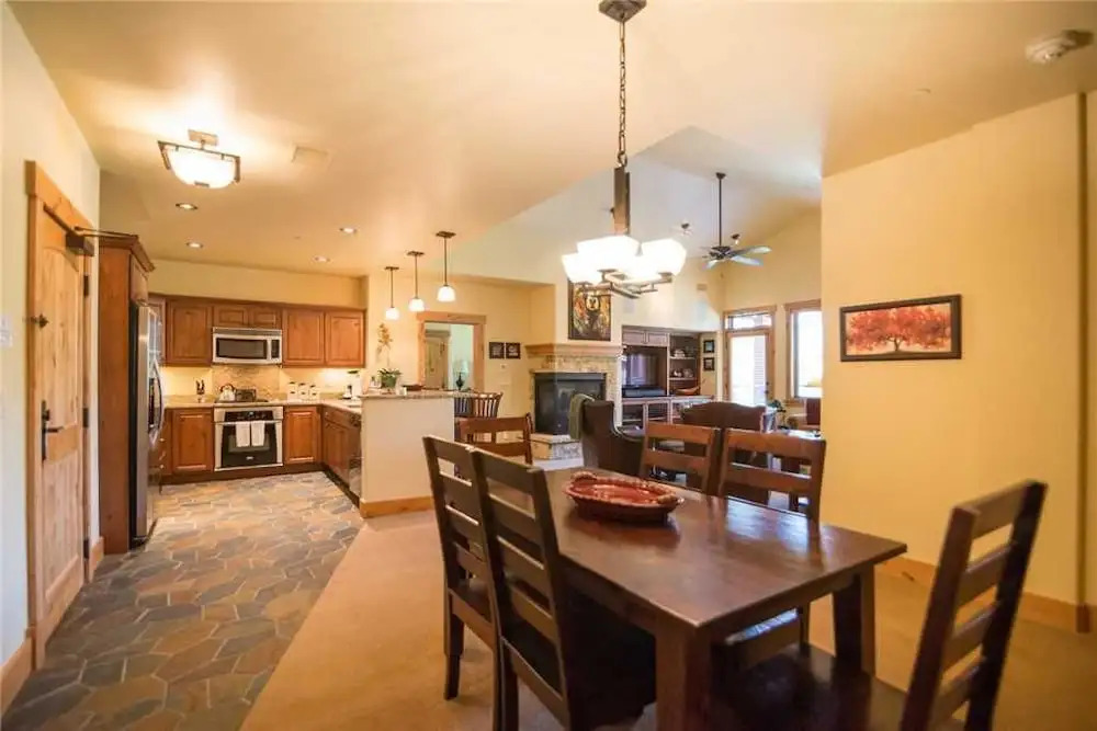 6308 Bear Lodge, Trappeur's Crossing Apartment 3