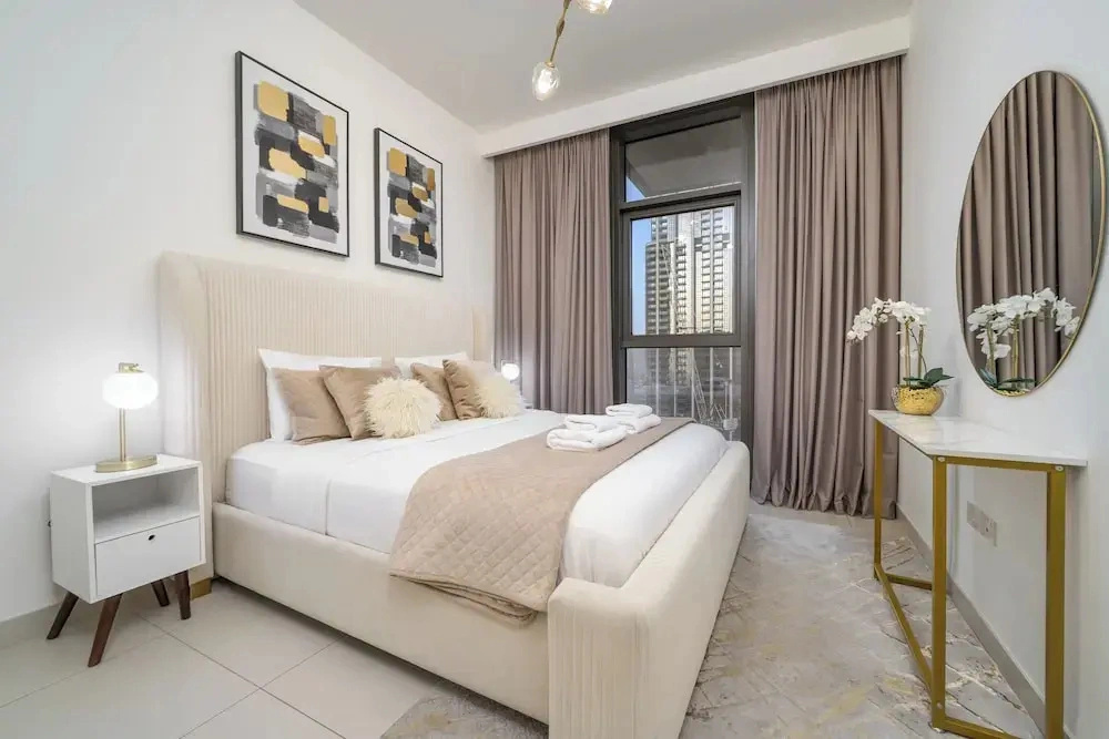 Delujo Stays   Burj Crown Collection
