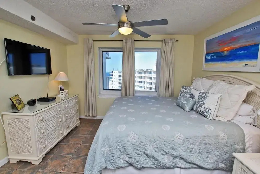 Tradewinds 807 by Youngs Suncoast