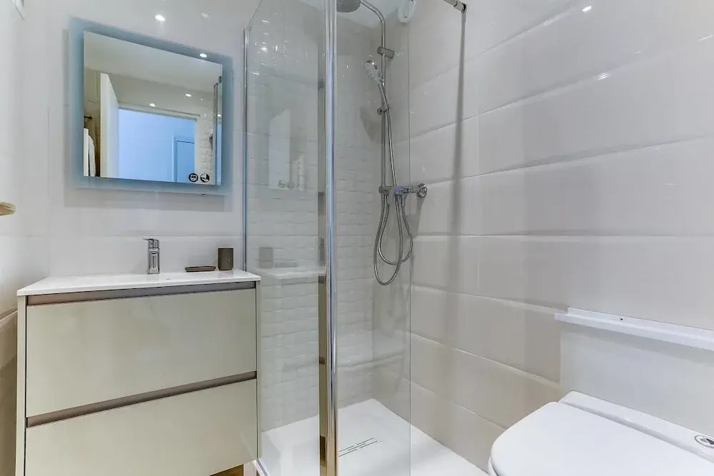 Apartment in Cannes w sea View, Nice Pool & Tennis