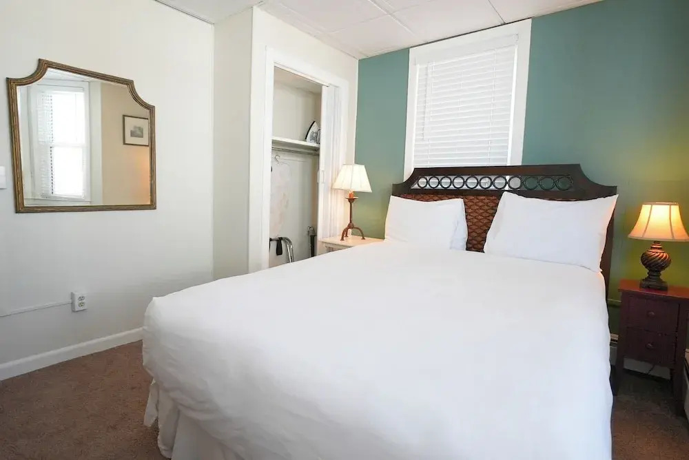 North Beach Hotel
