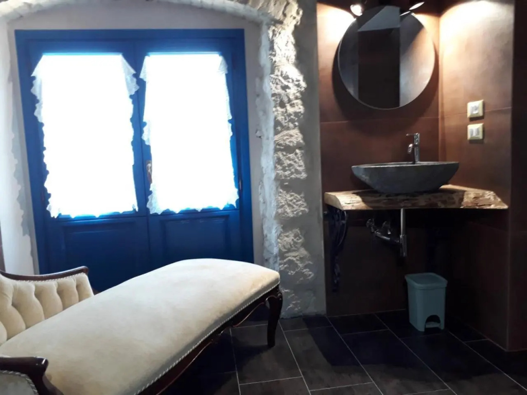 La casa dalle finestre blu