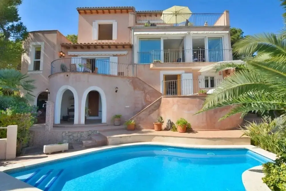 Villa with incredible sea views and pool Up To 7