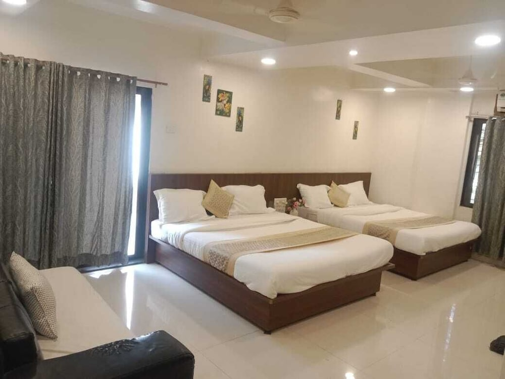 Hotel Sai Gangotri