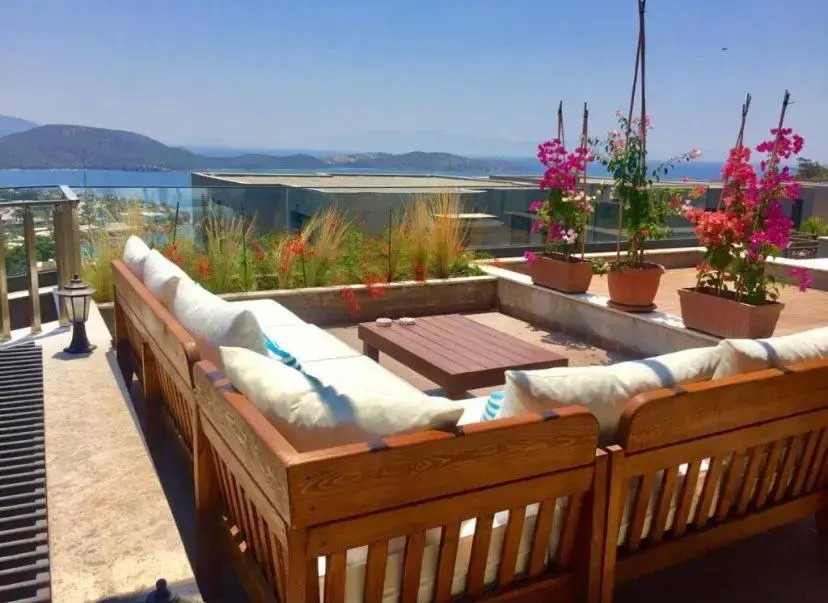 Bodrum Bitez 4 Bed-4 Bath Triplex Villa - AKTUR YANI