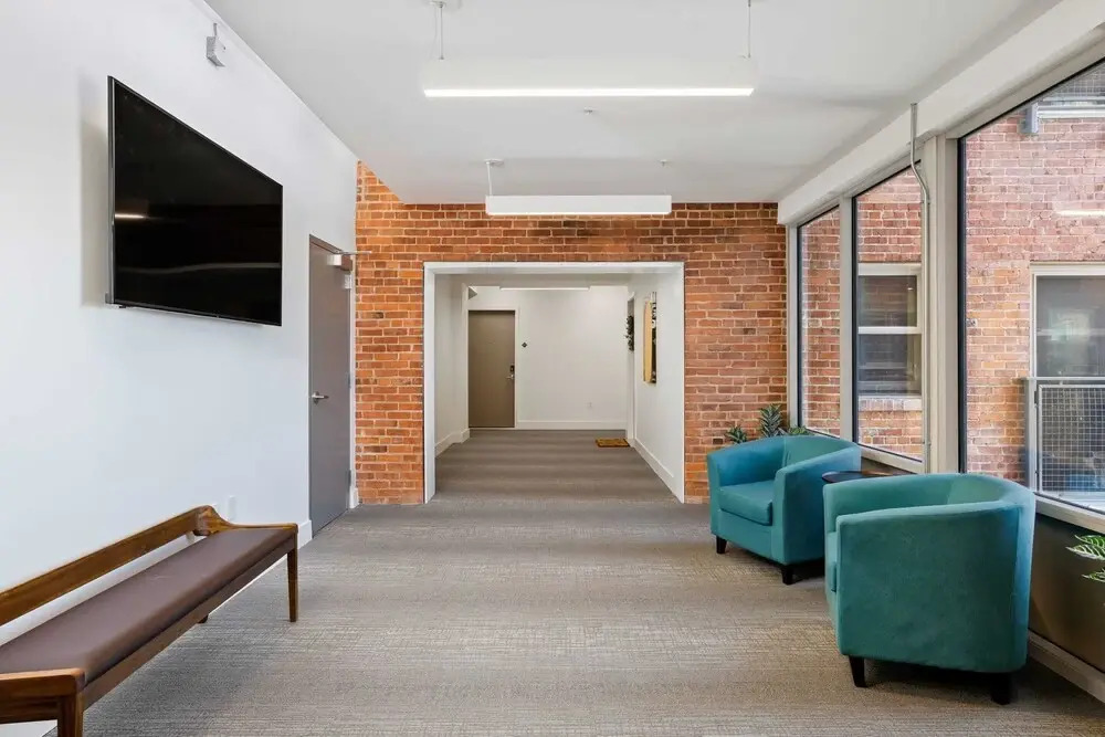 THE NETHERLAND - Modern MW Apts with Rooftop by Zencity