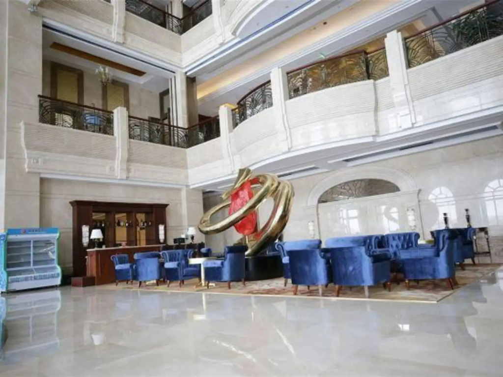 Heihe Yinjian Jianguo Hotel