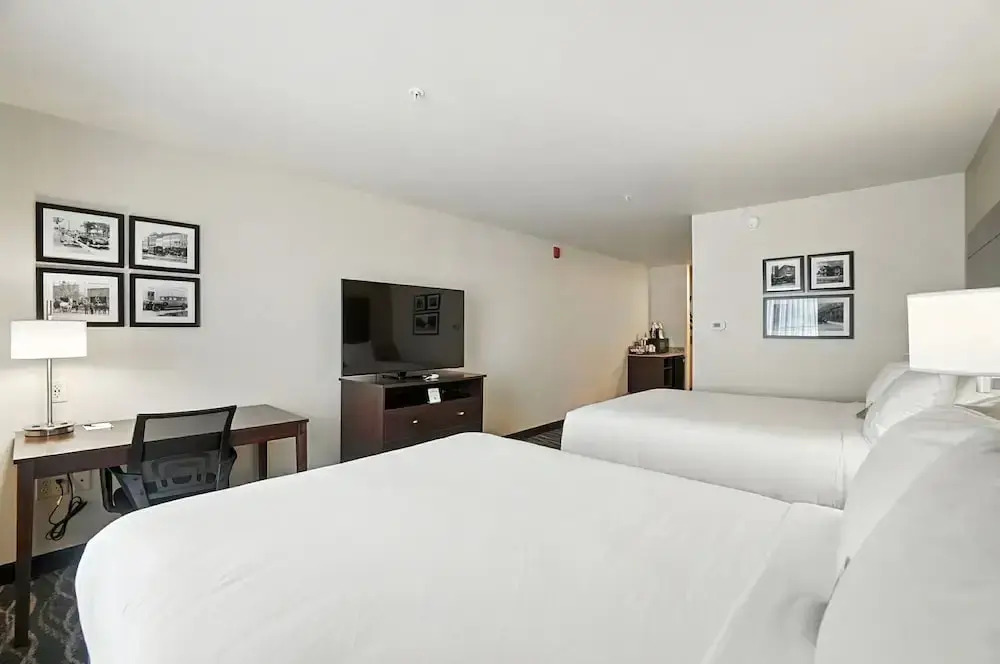 Cobblestone Hotel & Suites - Bellefontaine