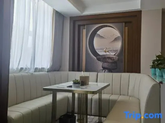 Muqi Light Luxury Hotel