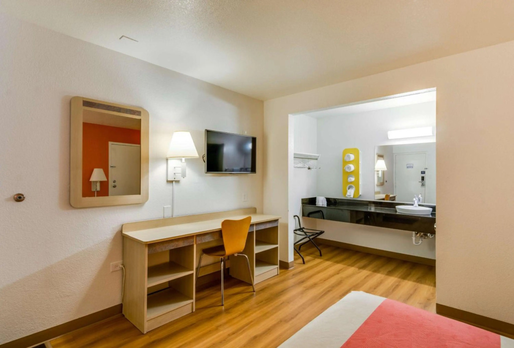 Motel 6-Schiller Park, IL - Chicago OHare