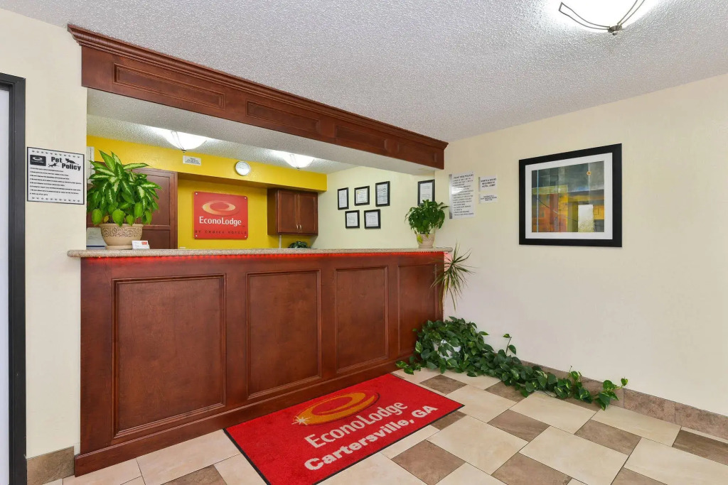 Econo Lodge Cartersville-Emerson Lake Point