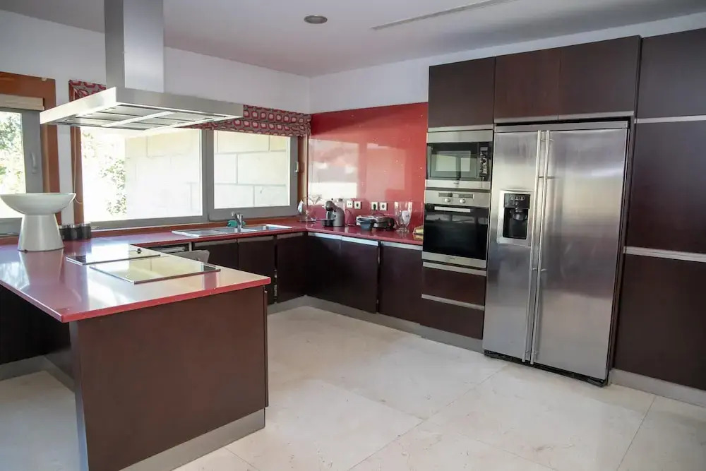 Spacious villa in Santo Tirso with private pool 850 m² and jacuzzi