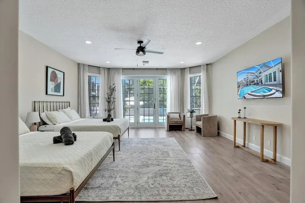 6BR Hollywood Lakes Home with Pool & Spa