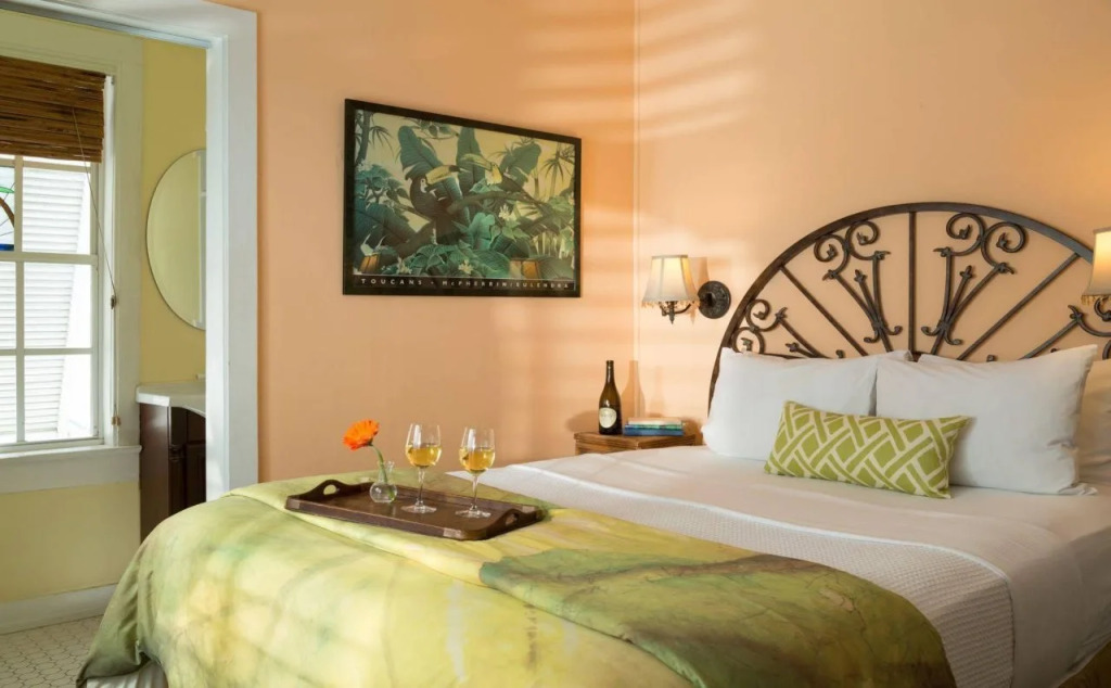 Tropical Inn