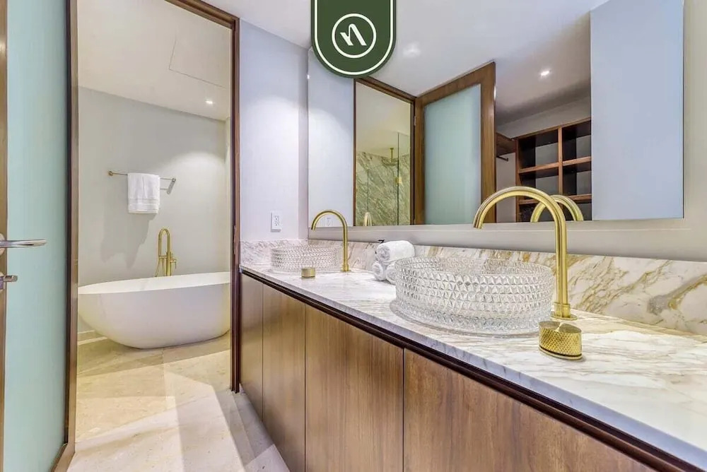 New 3BR Condo - Oceanview Terrace - Private Beach