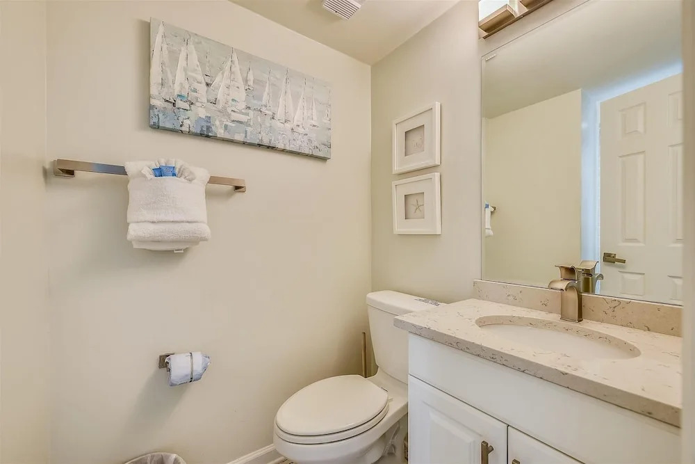 Pinnacle Port A502 - Updated 3 Bedroom . Free Fun! Boat Ramp Access! Condo by RedAwning