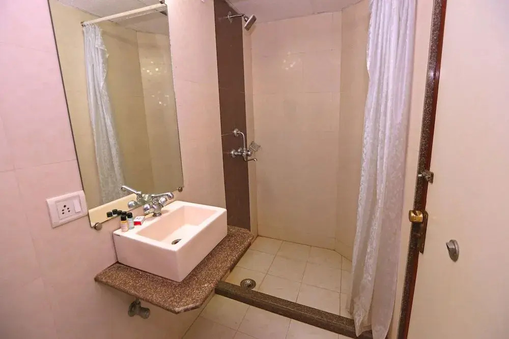 Hotel Shantiidoot