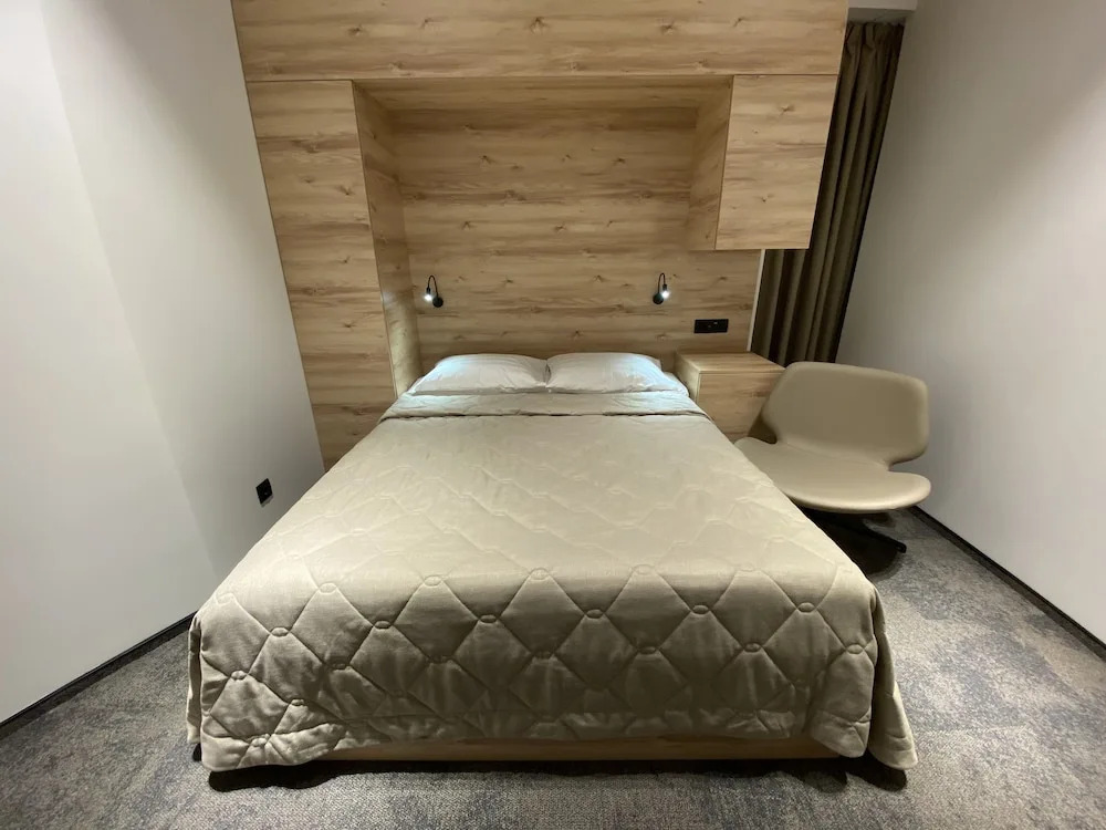 Зал сна и отдыха Sleep Lounge, Терминал D — хостел