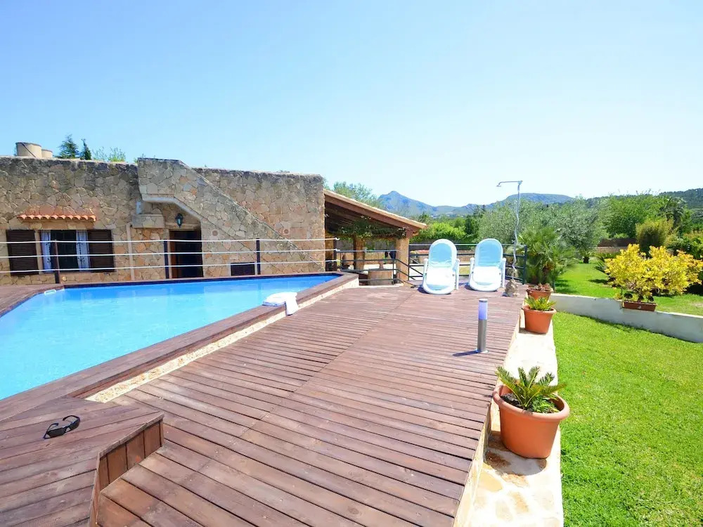 Villa Can Pau, pool and garden close to the beach